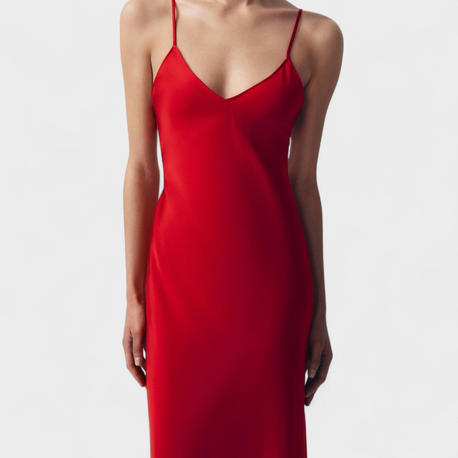 Vestido carmesim - Corte minimalista