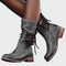 Botins de pele com atacadores