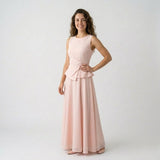 Conjunto Feminino com Top Estruturado e Saia Fluida para Ocasiões Elegantes