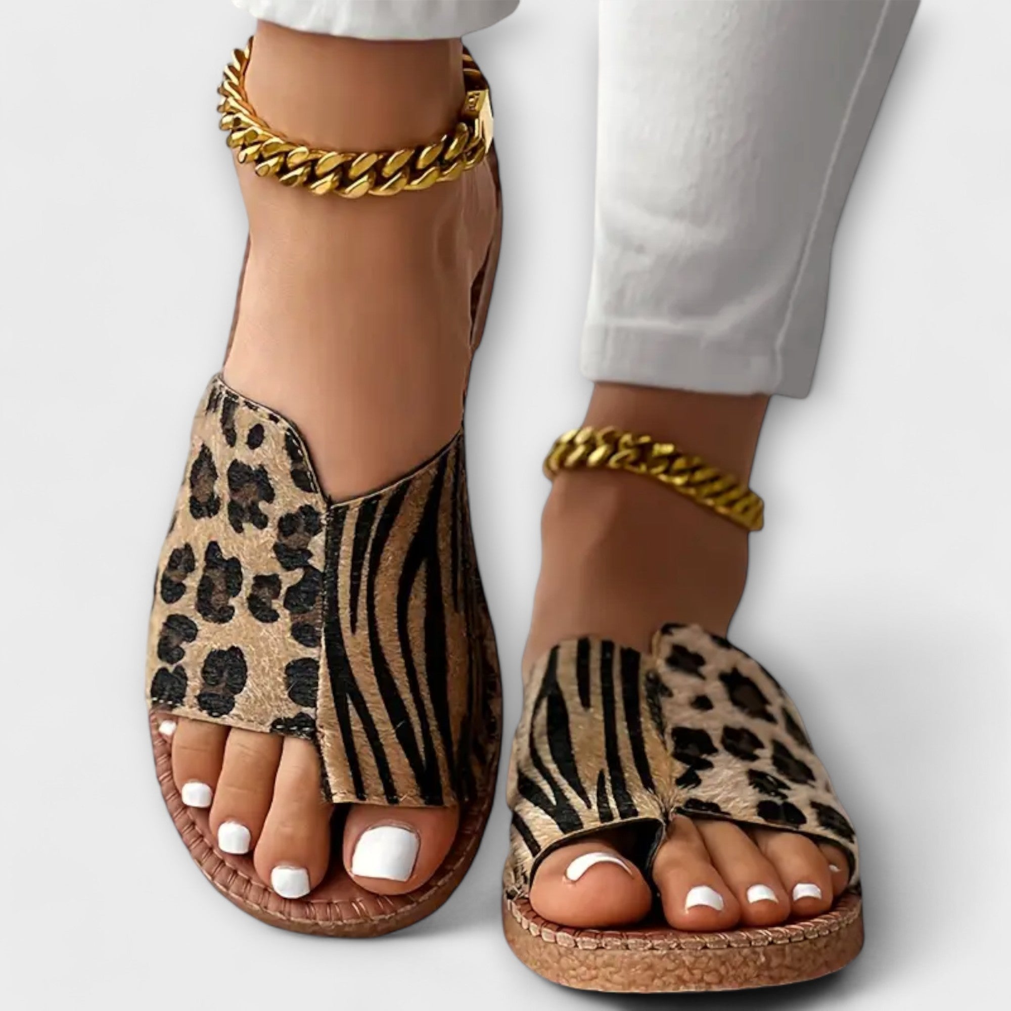 Tareyja - Sandálias bicolores com estampado de leopardo