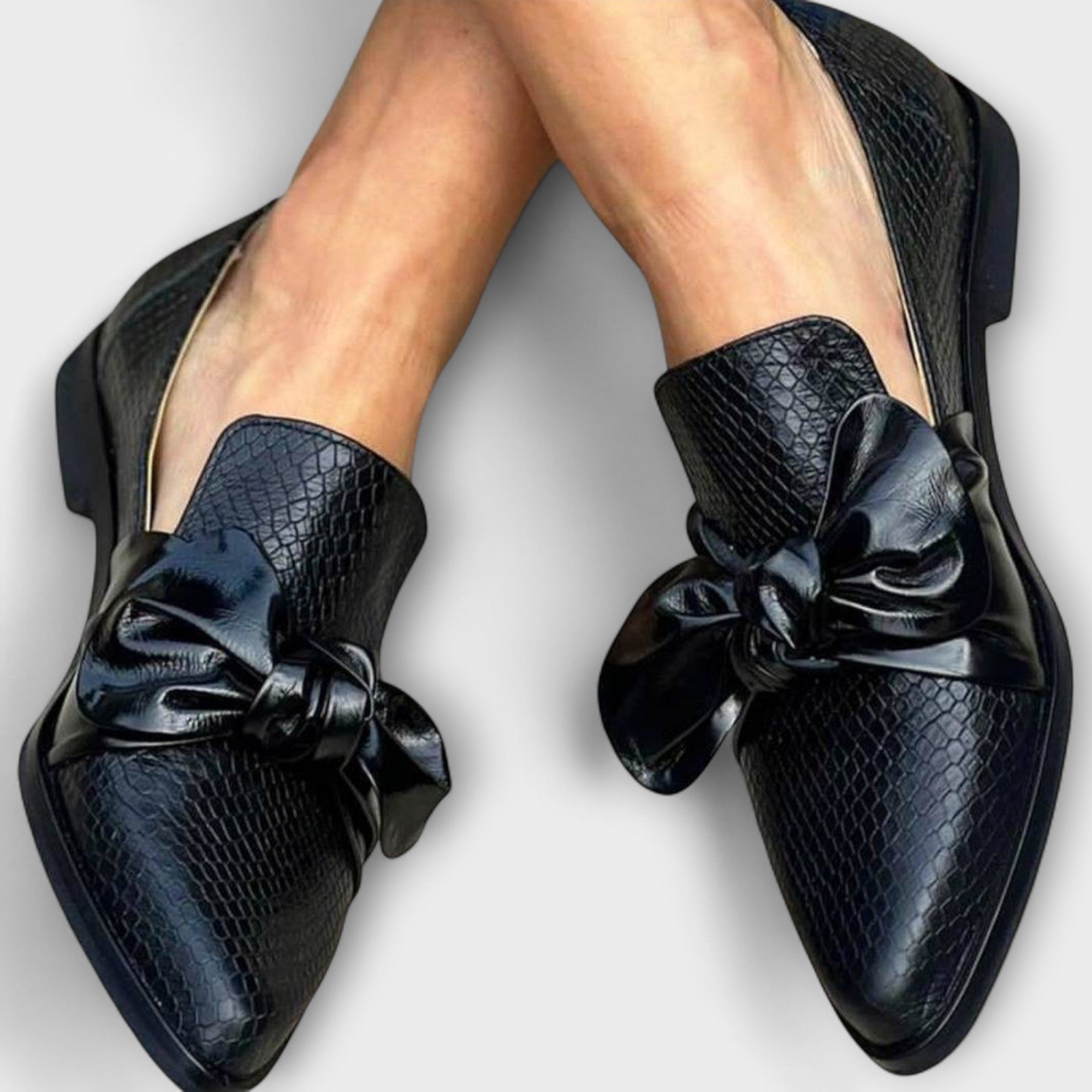 Cláudia - Loafer com Laço Decorativo
