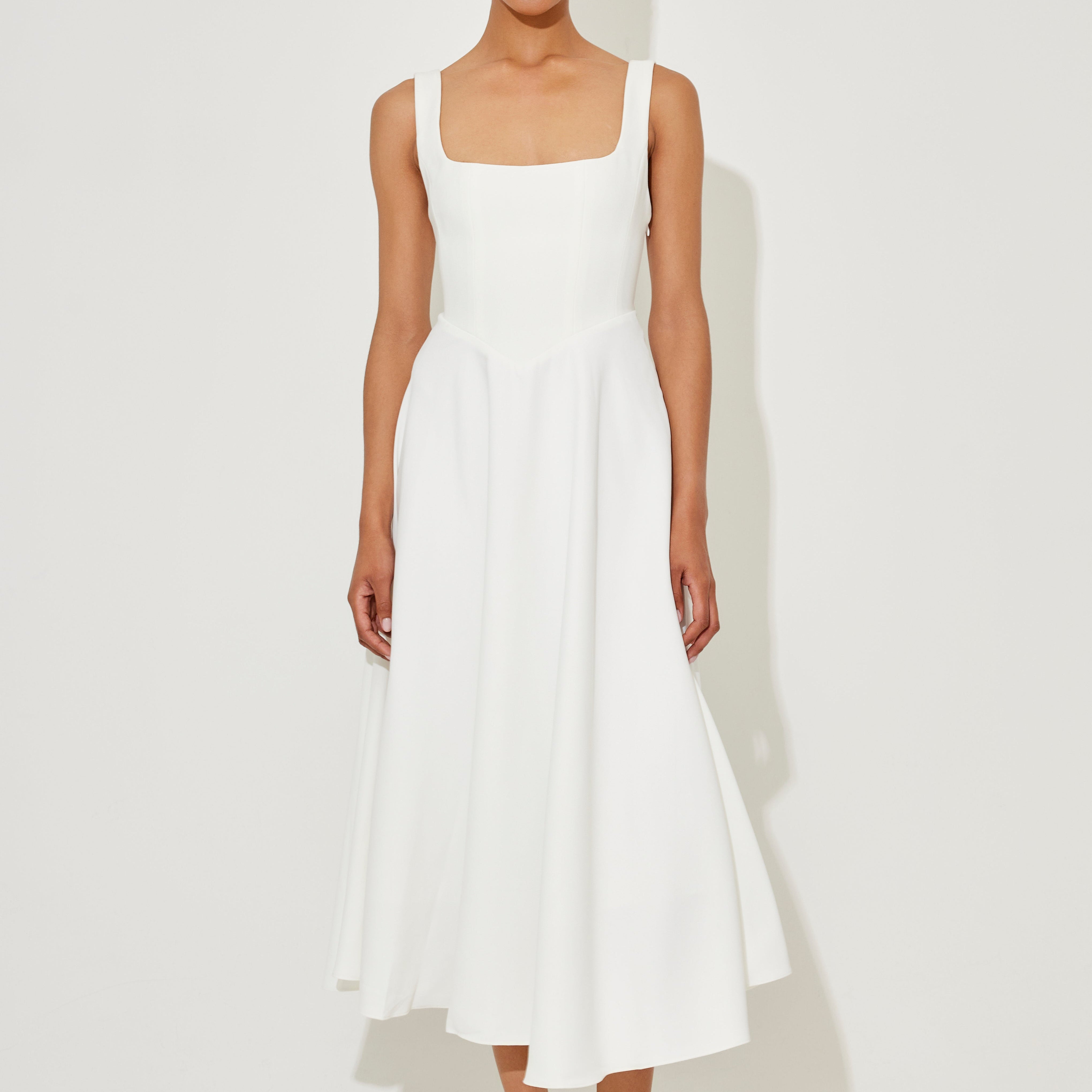 Amélia - Vestido Midi Intemporal
