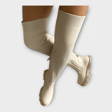 Botas Modernas com Design Minimalista — vista 2