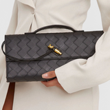 Mónica | Clutch Elegante com Detalhe Dourado