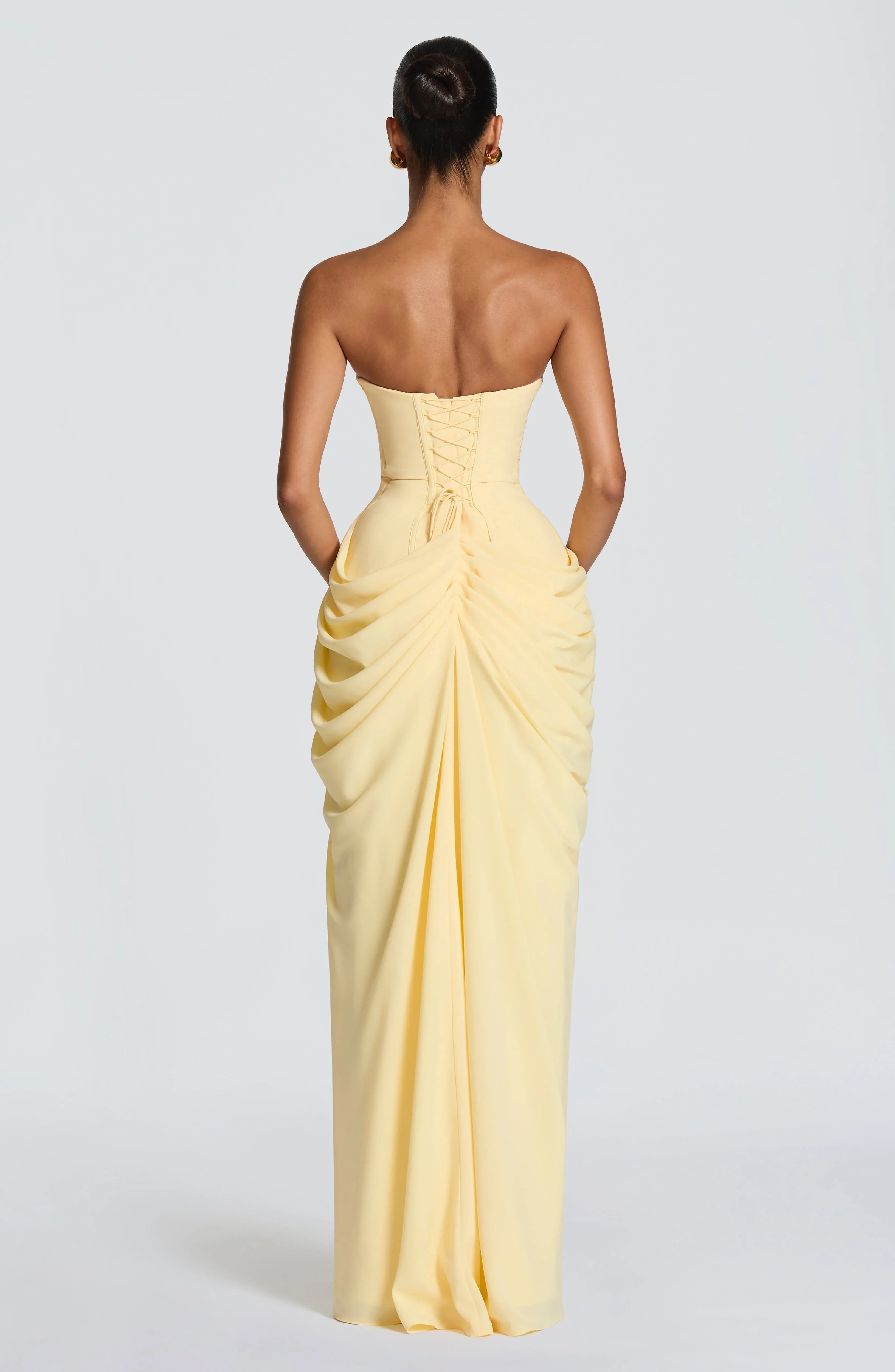Adriana - Vestido Longo Drapeado com Fenda — vista 3