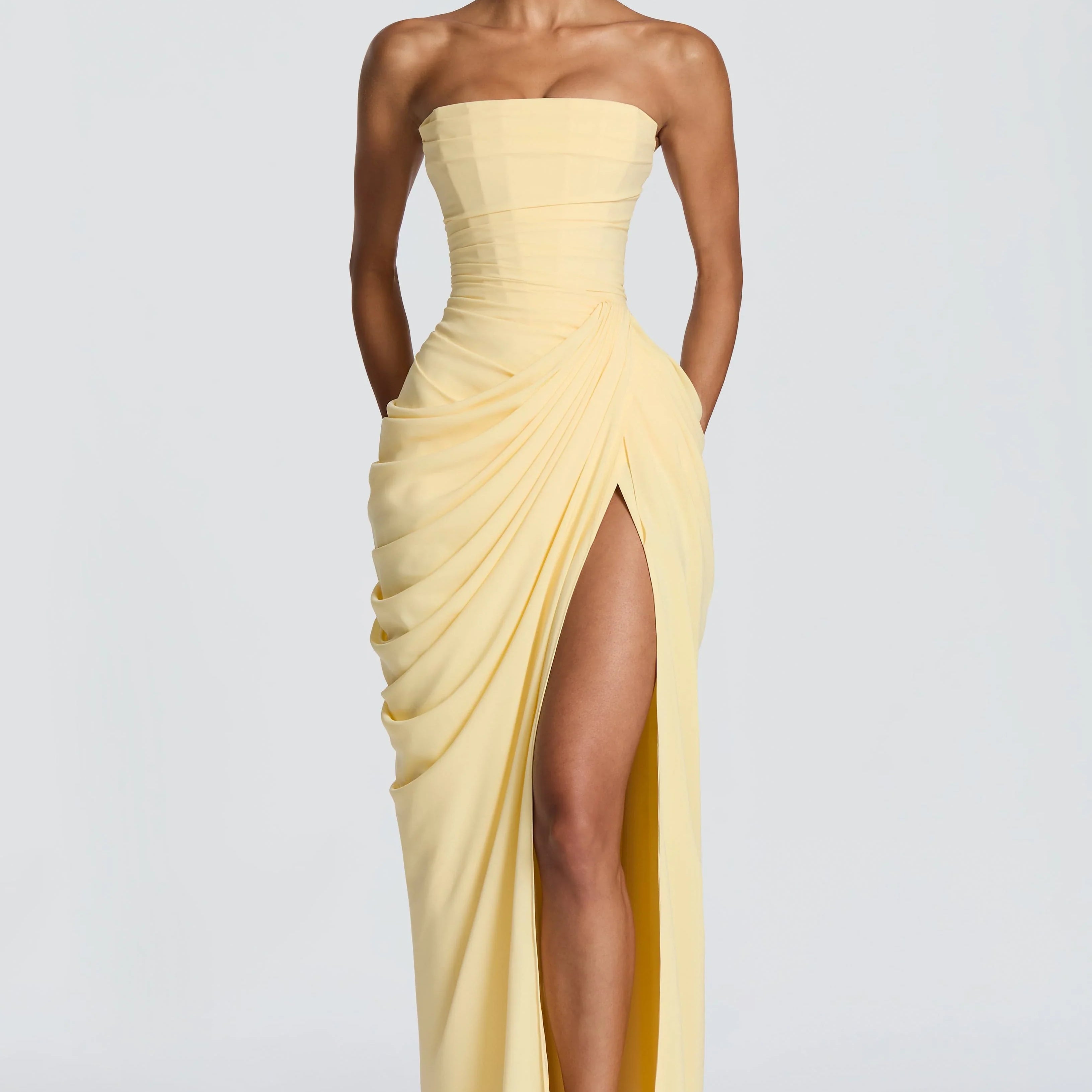 Adriana - Vestido Longo Drapeado com Fenda — vista 2