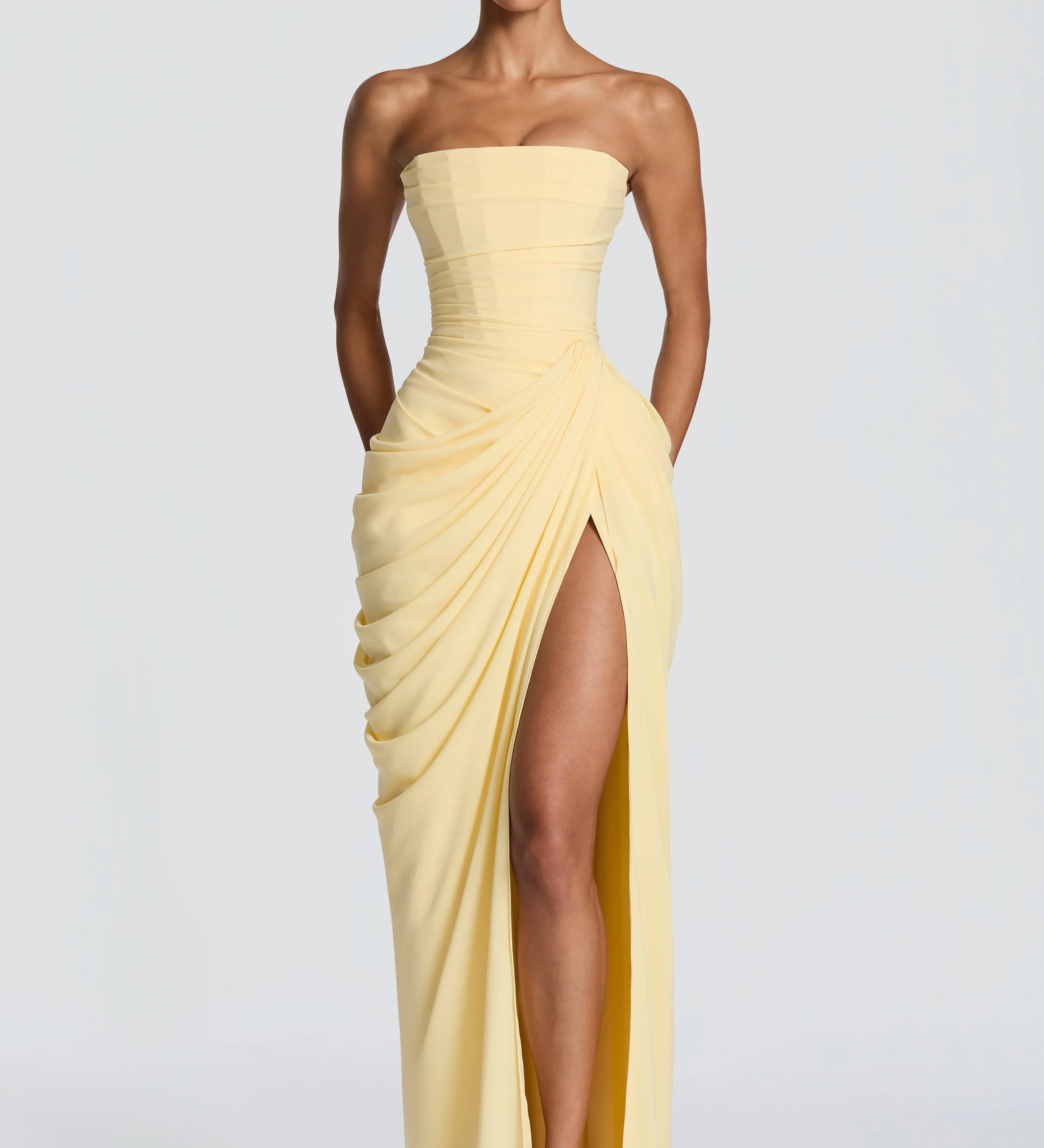 Adriana - Vestido Longo Drapeado com Fenda — vista 2