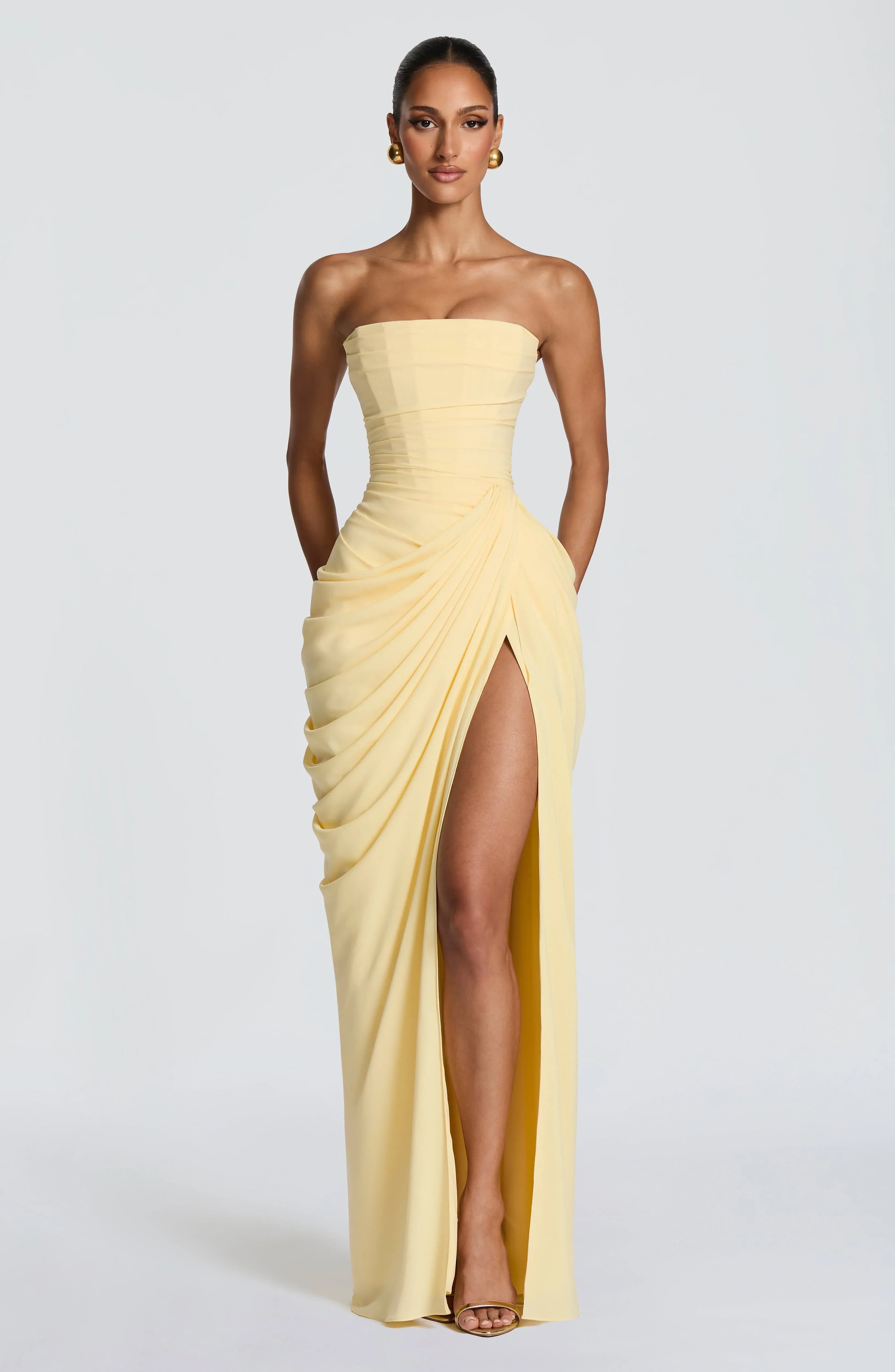 Adriana - Vestido Longo Drapeado com Fenda — vista 2